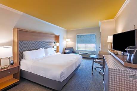 1 King Bed Standard