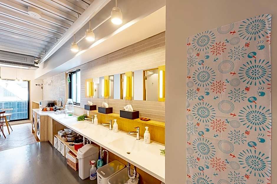 plat hostel keikyu asakusa station
