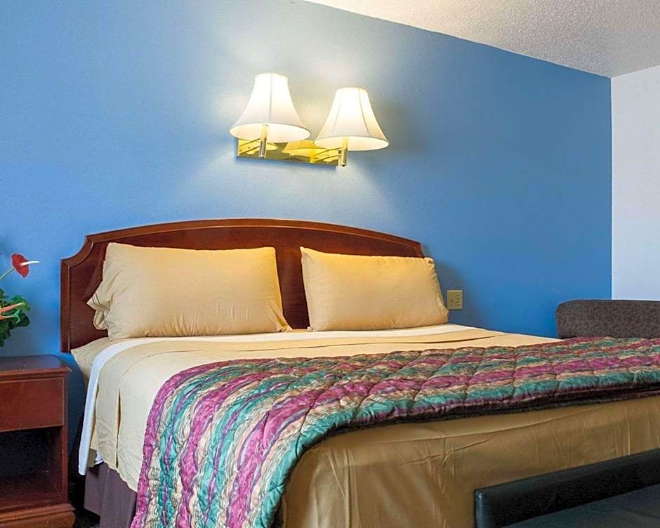 Rodeway Inn West Fargo Main Ave.