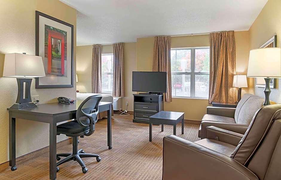 Extended Stay America Suites - Detroit - Novi - Orchard Hill Place