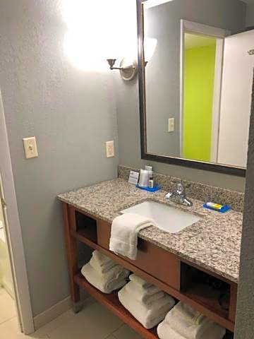 Holiday Inn Express Hickory-Hickory Mart By IHG