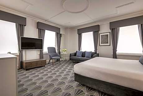 Corner Plaza Room King