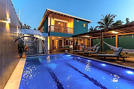 Casa Espaçosa com Piscina e Sauna Privativa! 6 Suítes!