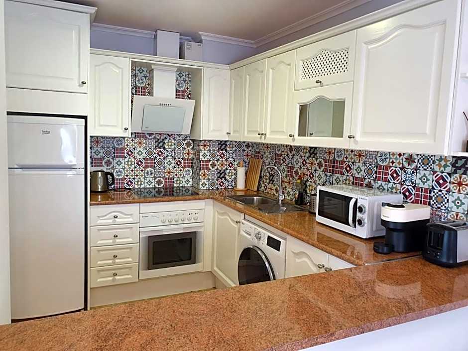 Playamarina 1 Reception