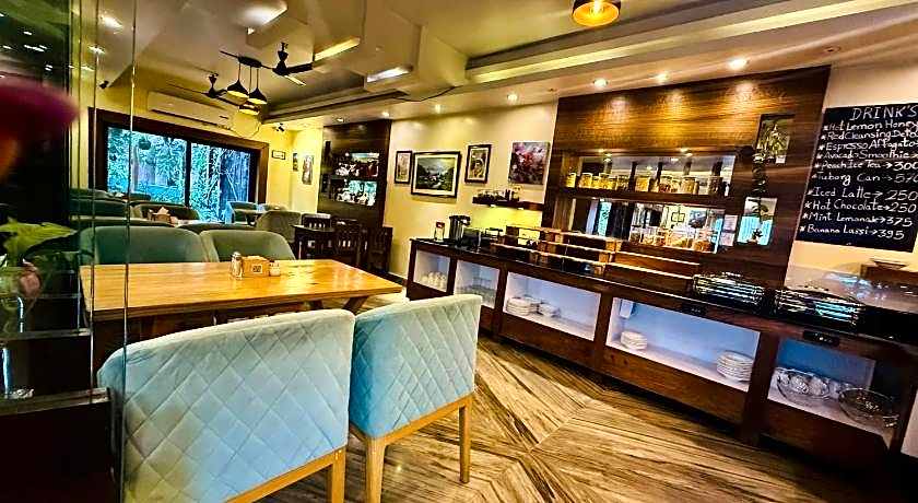 Hotel Middle Path & Spa