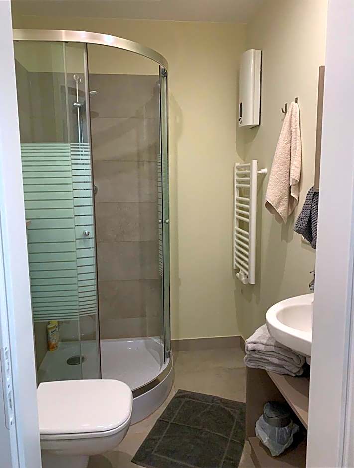 Oase im Südosten - wunderschöne Apartments für 4 Personen mit Terrasse & Stellplatz