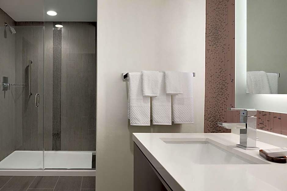 Embassy Suites by Hilton Charlotte Uptown