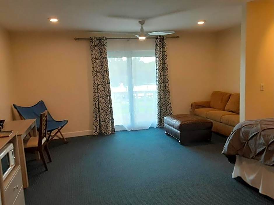 The Rivers Edge Motel