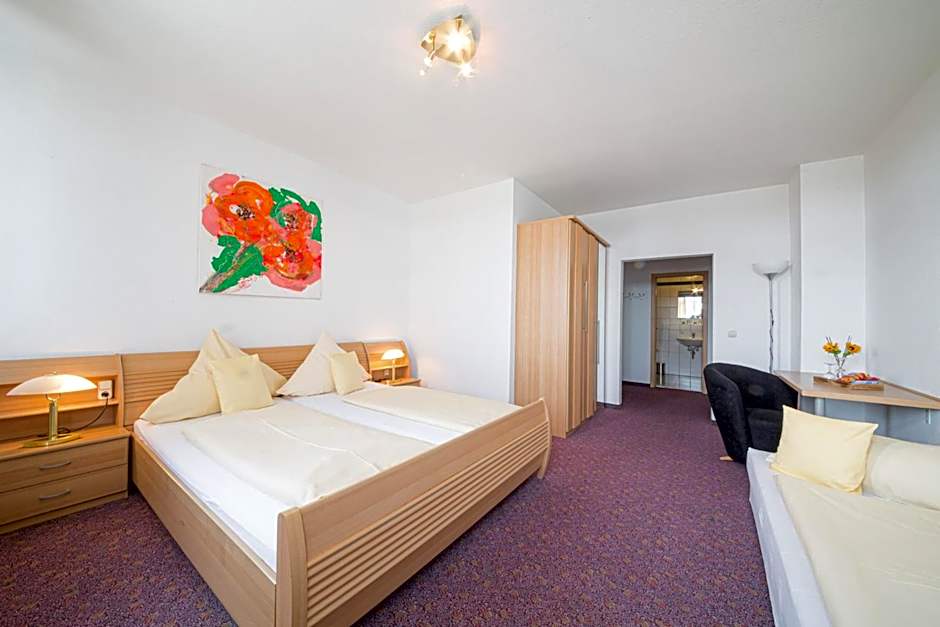 Europa Hotel Garni free parking