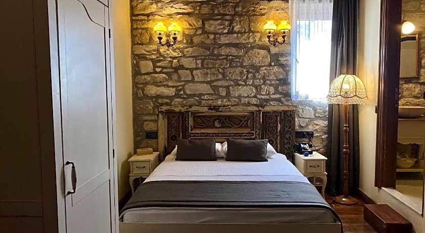 Urla Taş Konak Otel