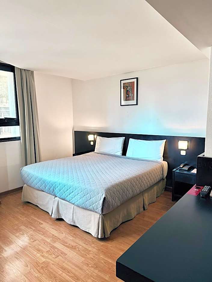 Urquiza Apart Hotel & Suites