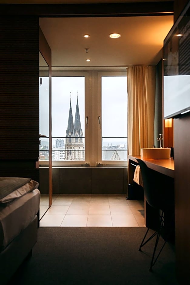 me and all hotel Dusseldorf, by Hyatt