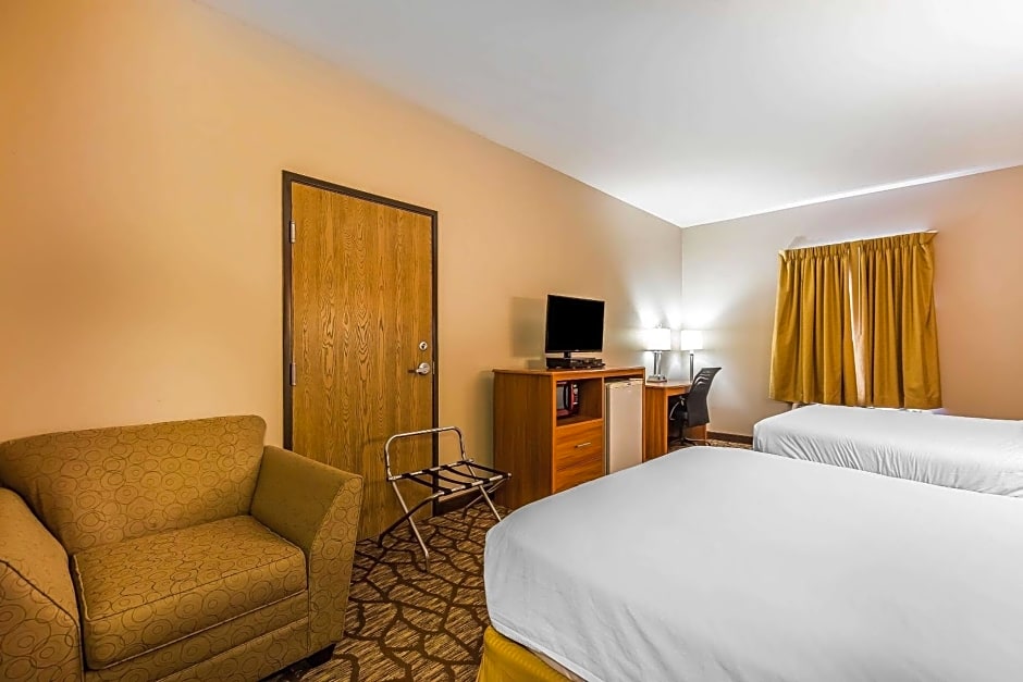 Quality Inn & Suites Chesterfield Village
