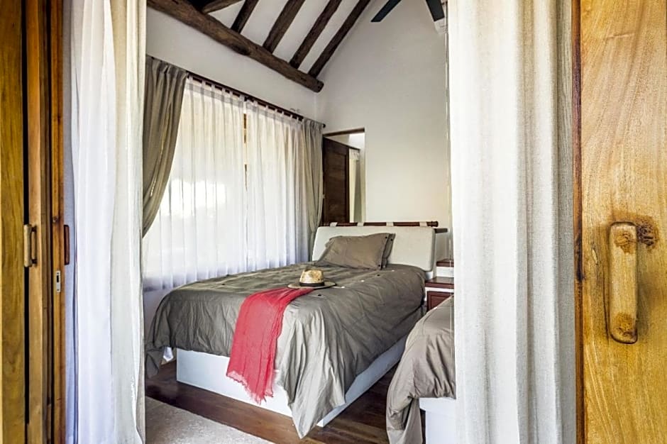DK Luxury Ocean Front Villa - Adults Only