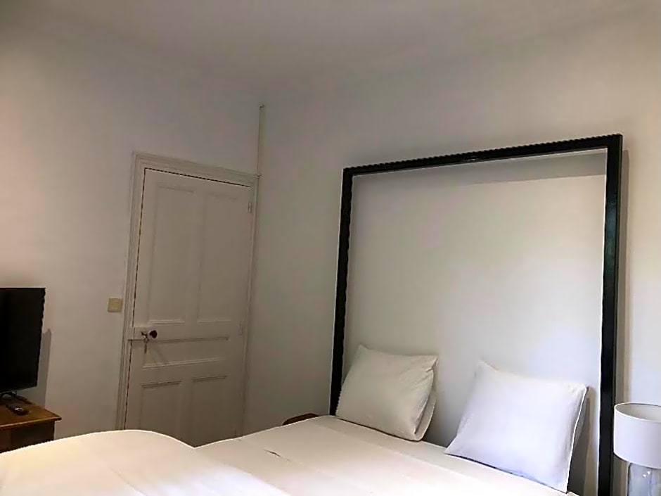 Les Horizons - SPA-JACUZZI - MASSAGE- SAUNA - 4 SAISONS - Piscine chauffée Toute l'année - 800m centre ville Nyons