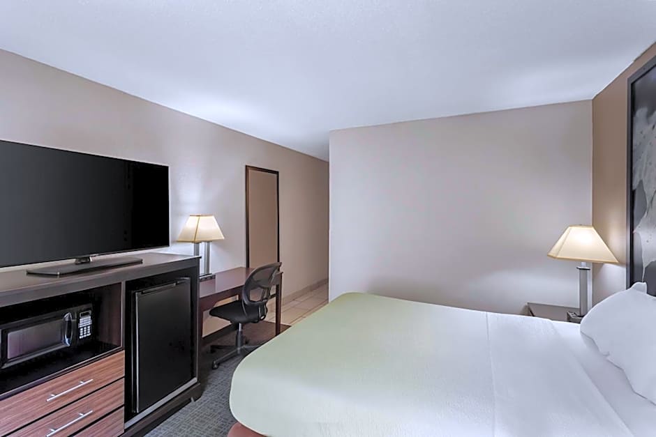 Super 8 by Wyndham Elkins