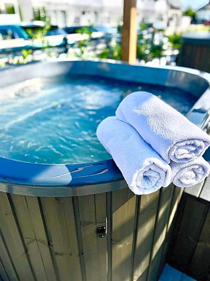 Old Tree Village & Restaurant