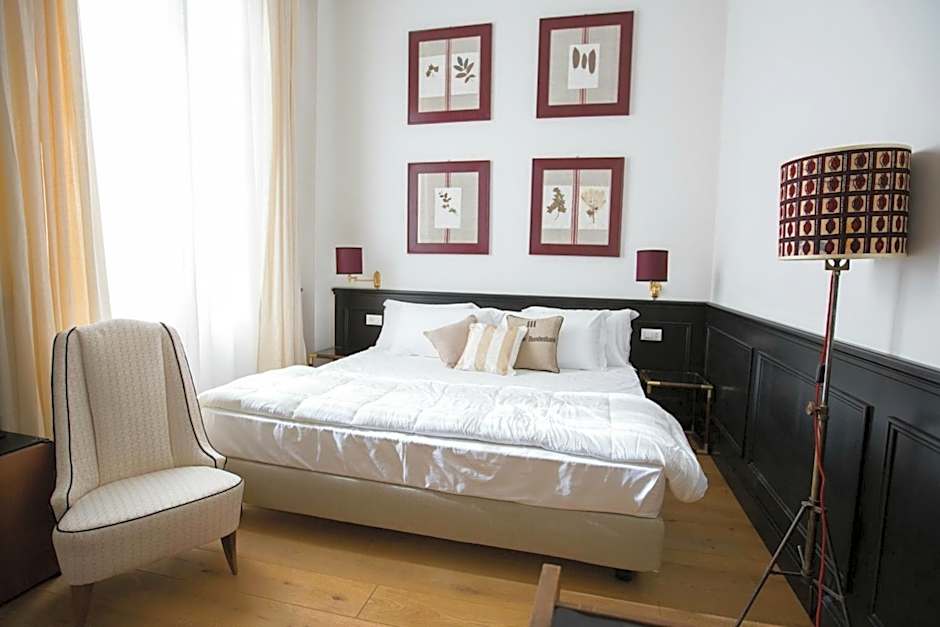 Soprarno Suites