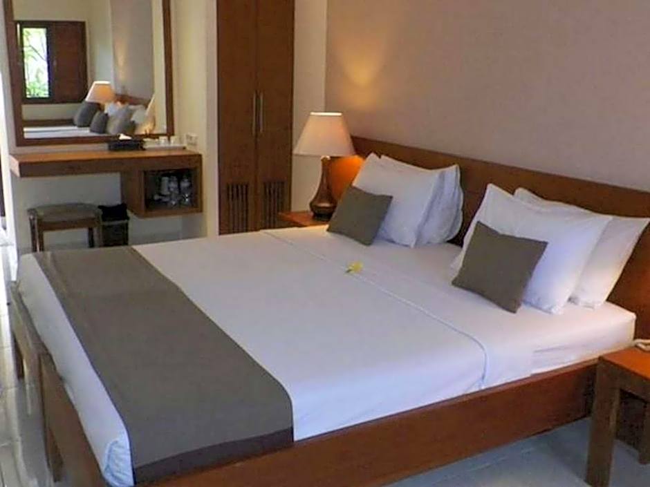 Nyiur Indah Beach Hotel