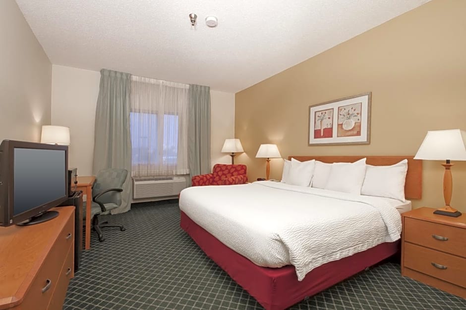 AmericInn by Wyndham Davenport