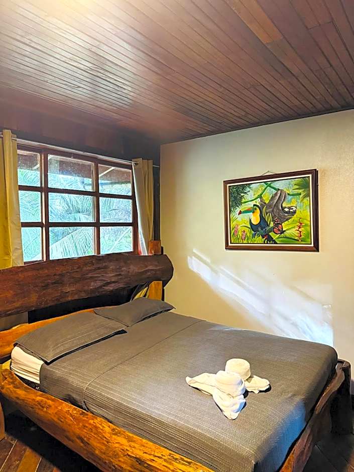 Hotel La Isla Inn