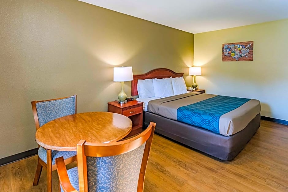 Econo Lodge Lexington Downtown near I-81