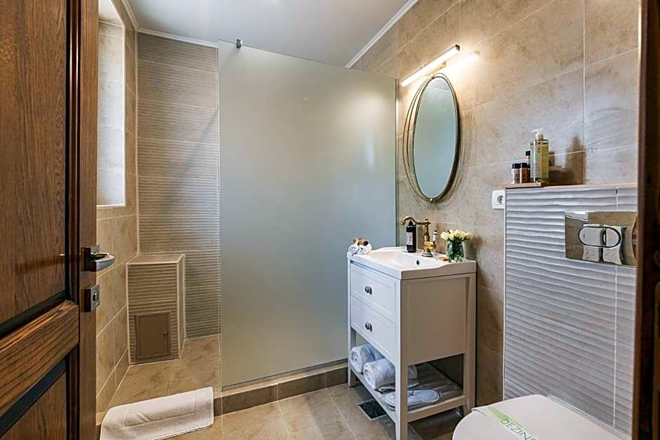 Nikolas Haus Central Location with Free Parking