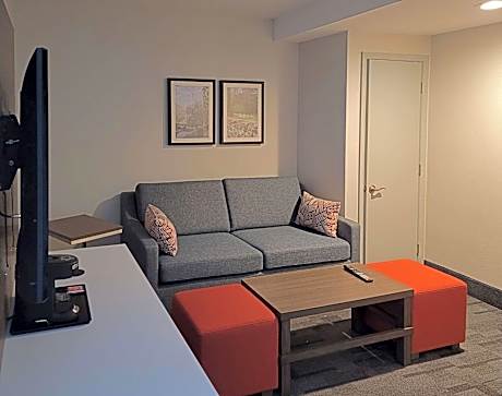 2 Queen Beds Suite Nonsmoking