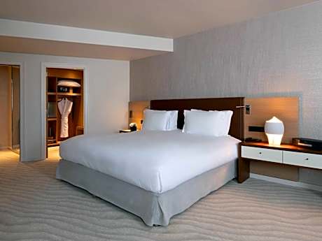 Junior King Suite