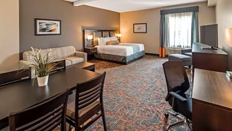 Executive King Room with Queen Sofa Bed