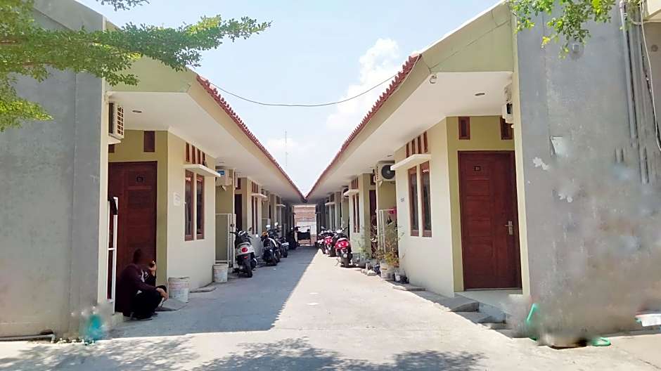 Wisma Mutiara near Alun Alun Demak Mitra RedDoorz