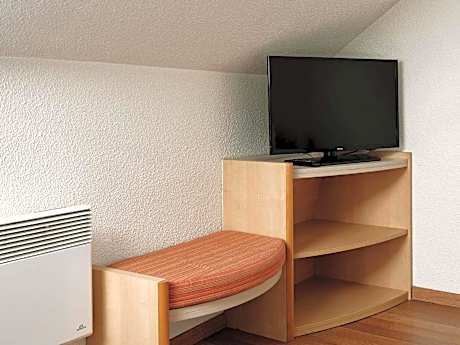 Triple Room with 1 double bed and 1 single bed or 3 single beds