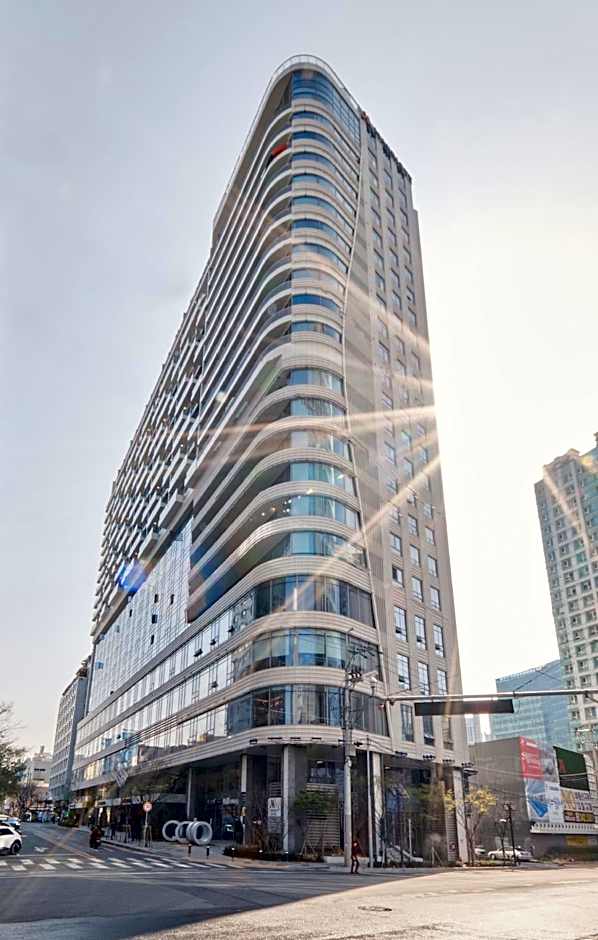 UH FLAT SIGNATURE DAEGU 