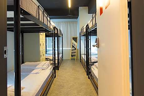 Bed in 8-Bed Mixed Dormitory Room
