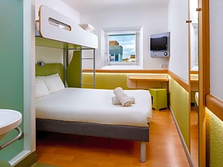 Triple Room With A Double Bed And A Single Bunk Bed