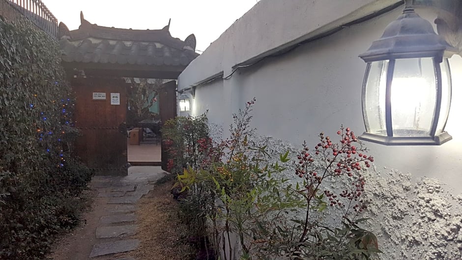 In-Yeon Hanok Guesthouse