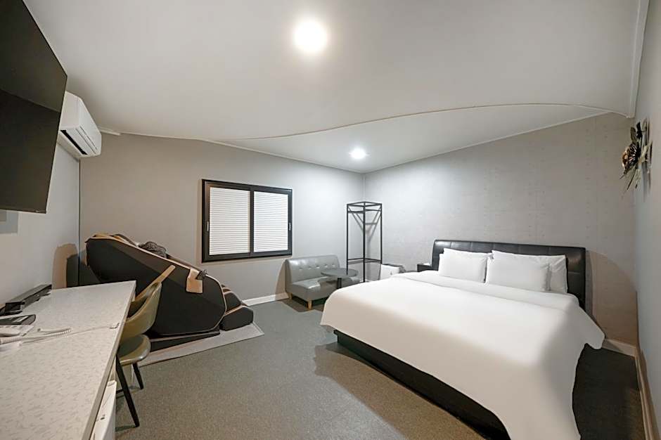 Gunsan Hotel May