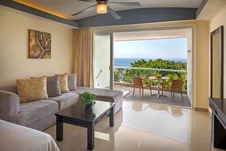 King Junior Suite with Partial Ocean View