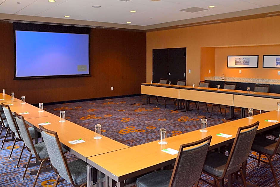 Courtyard by Marriott Youngstown Canfield