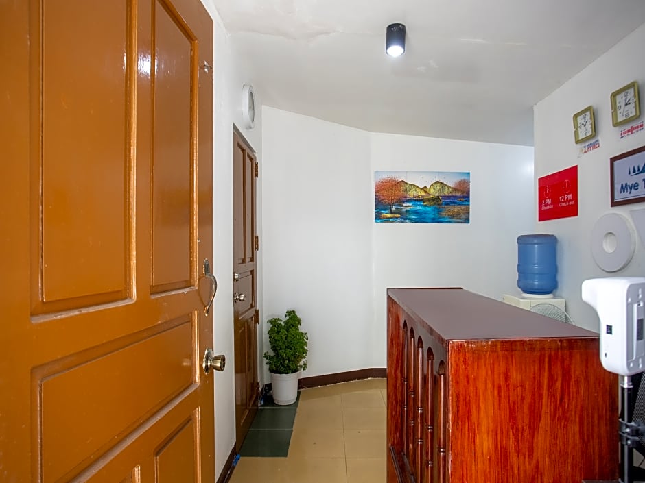 Vaccinated Staff - OYO 808 Mye Tourist Inn