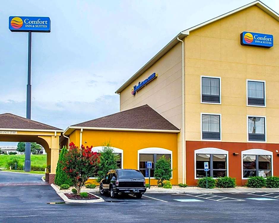 Photo 1 of 37 of Comfort Inn & Suites Franklin East