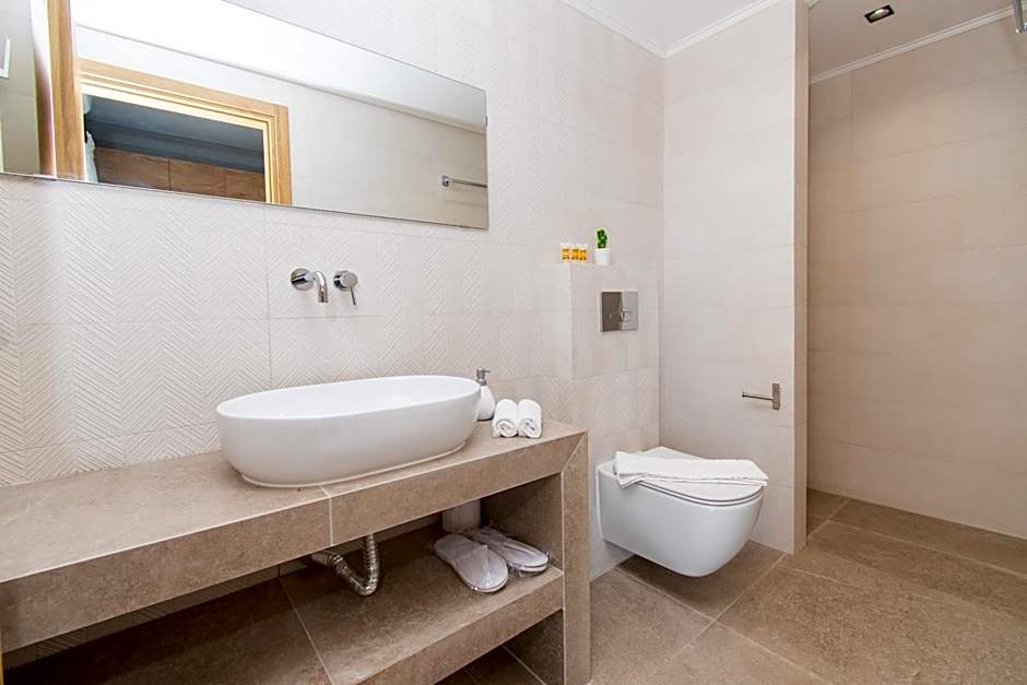 Unique Aura Luxury Studios