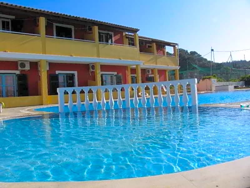 Alexis Pool Apartments