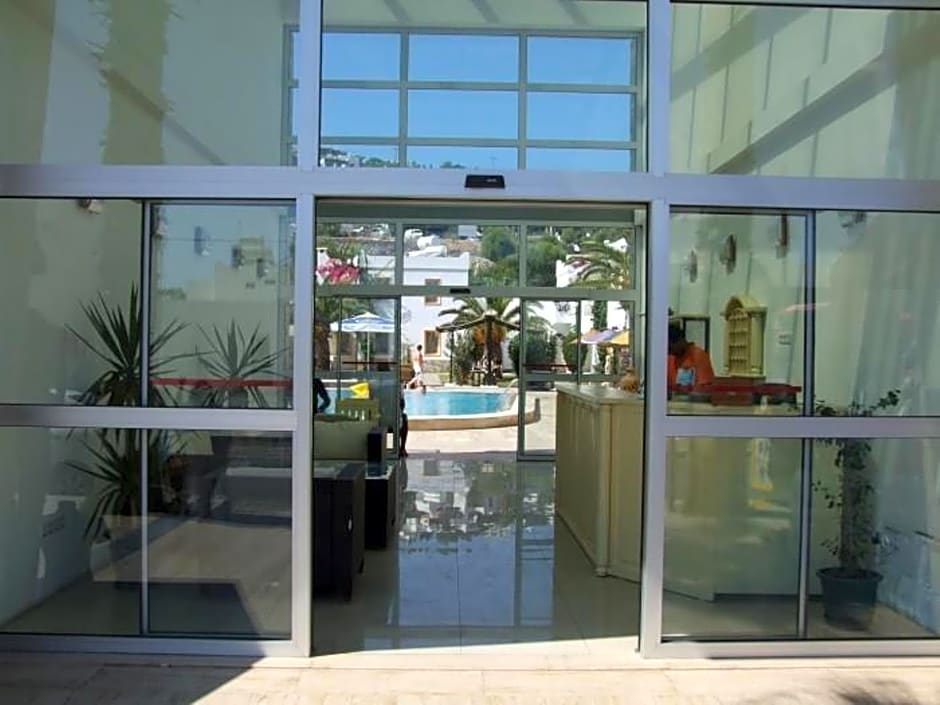 Paradise Apart Hotel