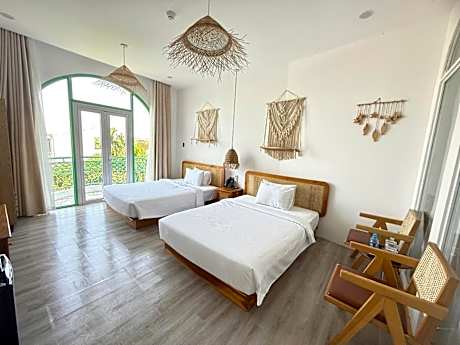 Deluxe Family Room