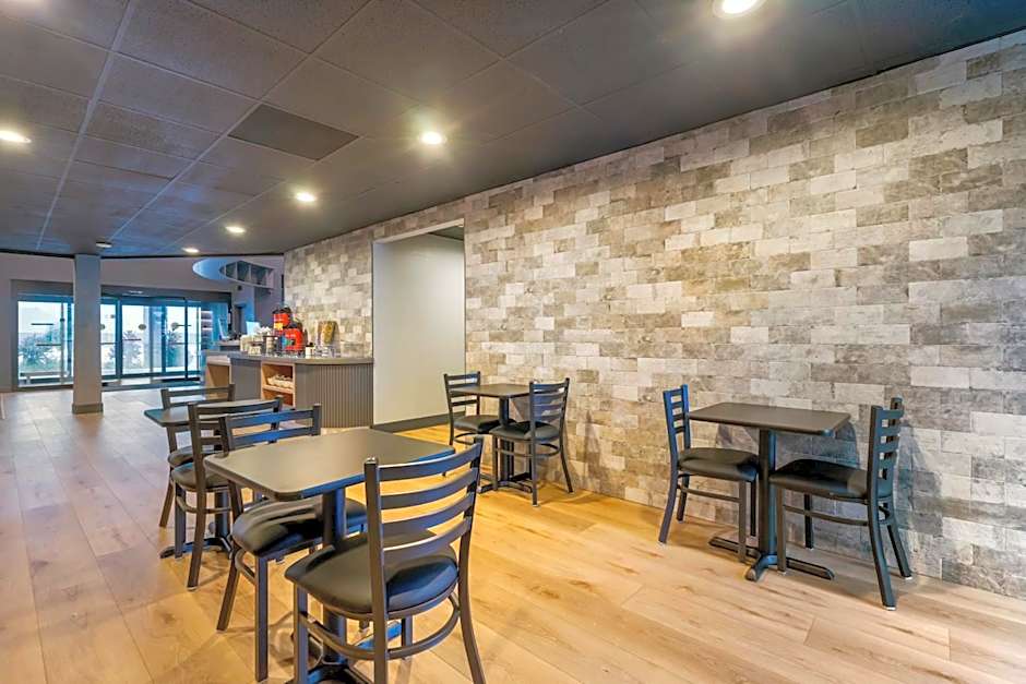 SPOT X Hotel Tampa - Wesley Chapel by The Red Collection
