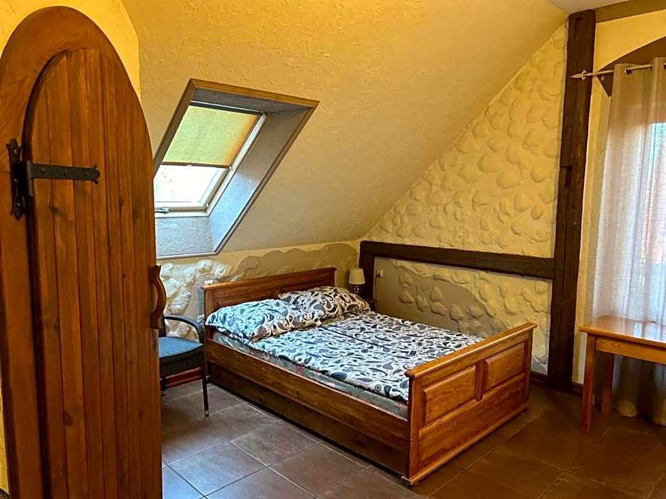Pokoje i domki Saraceńska Chata