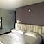 Brit Hotel Le Surcouf