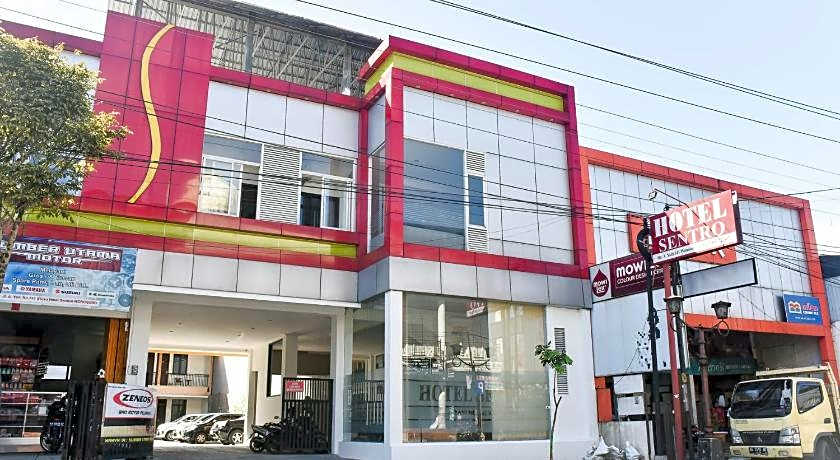 RedDoorz near Alun Alun Wonosobo