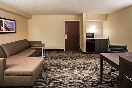 2 Double Beds Suite